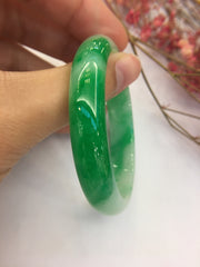 Green Jadeite Bangle - Oval (BA099)