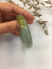 Greenish Yellow Jade Bangle - Round (BA136)