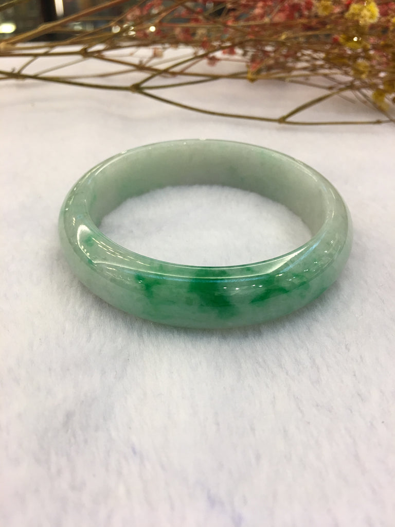 Light Green Jade Bangle - Round (BA045)